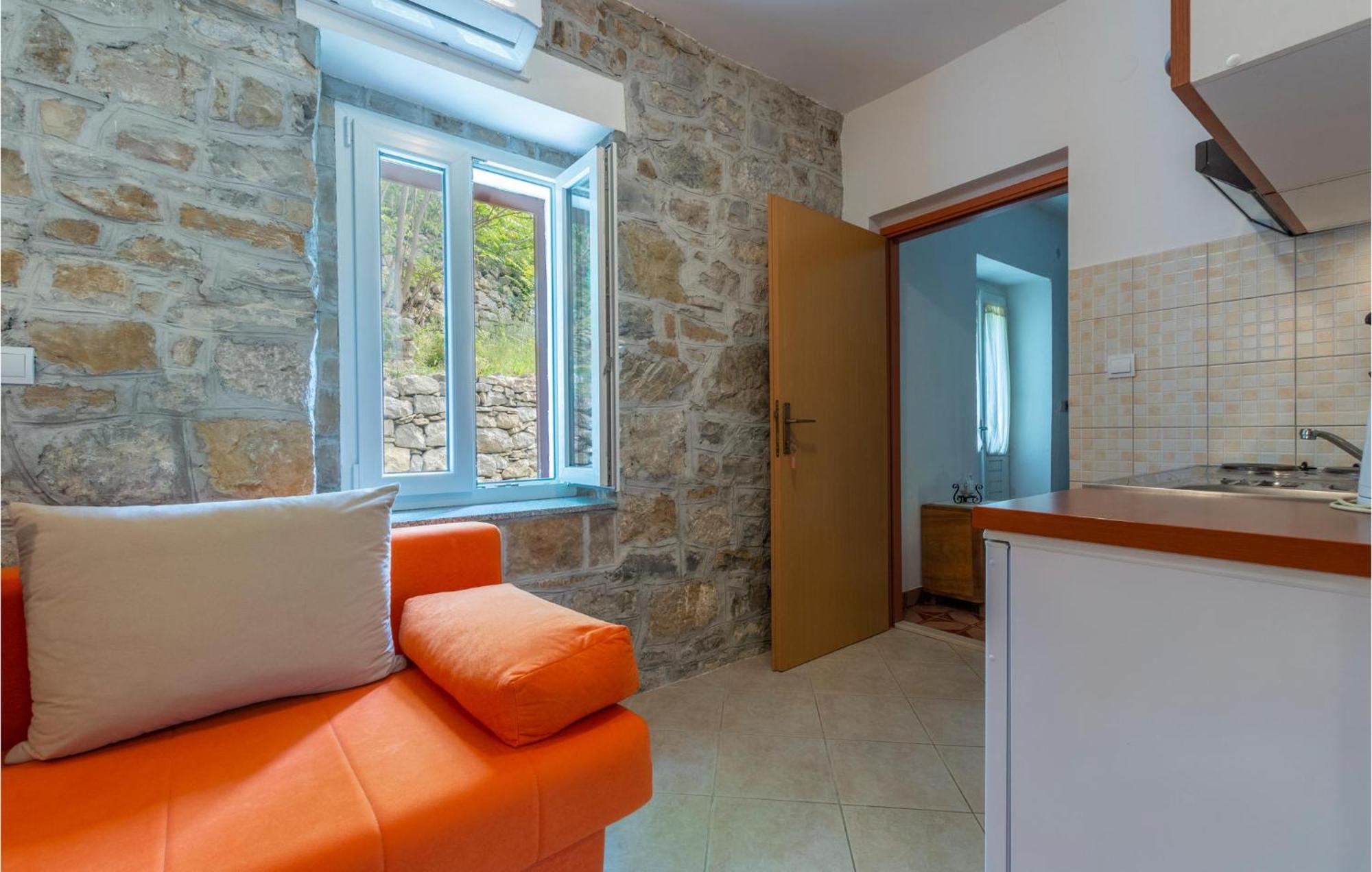 Awesome Apartment In Svinisce With Kitchenette المظهر الخارجي الصورة